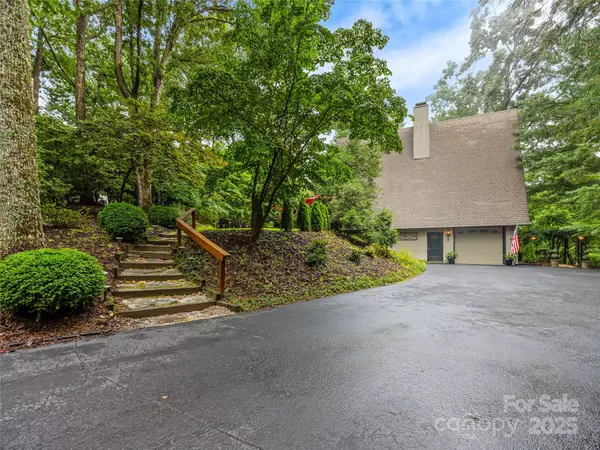 Hendersonville, NC 28739,7 Cooper CV S
