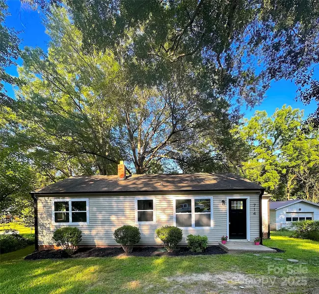 714 Apple Blossom CIR, Gastonia, NC 28052