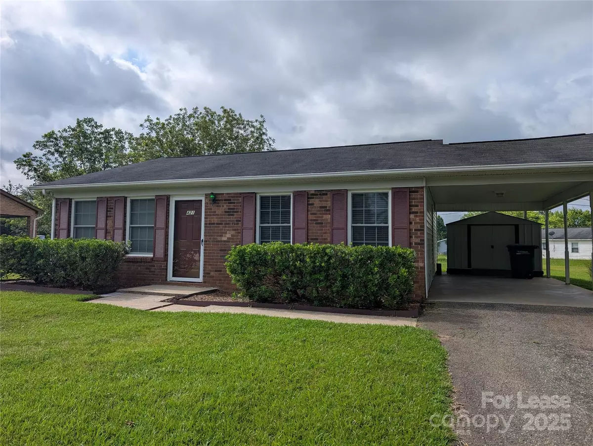 Troutman, NC 28166,421 West AVE W