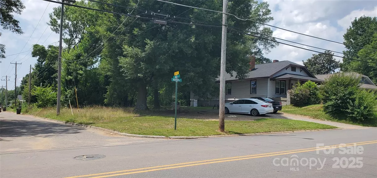 Statesville, NC 28677,612 Monroe ST #67&68