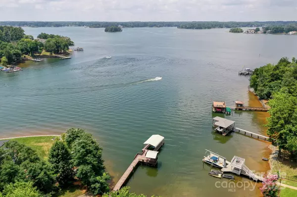 136 Buttercup DR, Mooresville, NC 28117