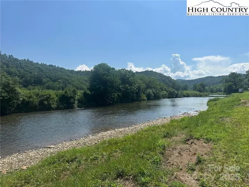 123 Railroad Grade RD, Todd, NC 28684