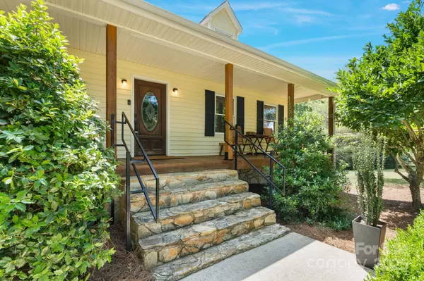 189 Fea LN, Iron Station, NC 28080