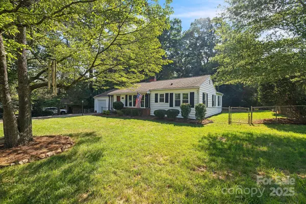 Statesville, NC 28677,878 Henkel RD