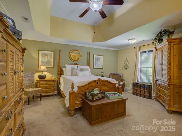 Fort Mill, SC 29715,2042 Oxford HTS