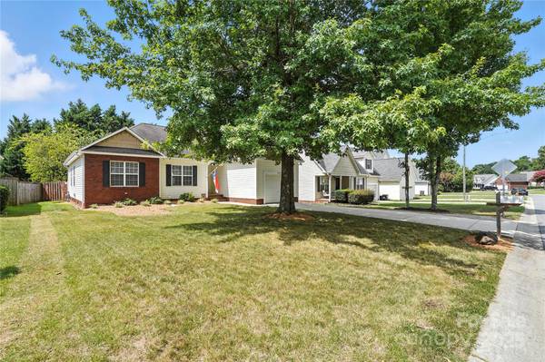 407 Riverwalk DR NW, Concord, NC 28027