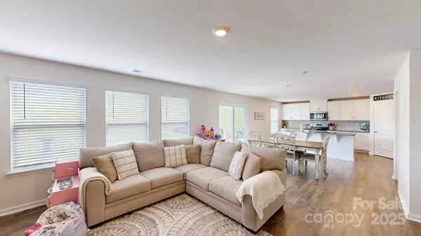 Candler, NC 28715,183 Marathon LN