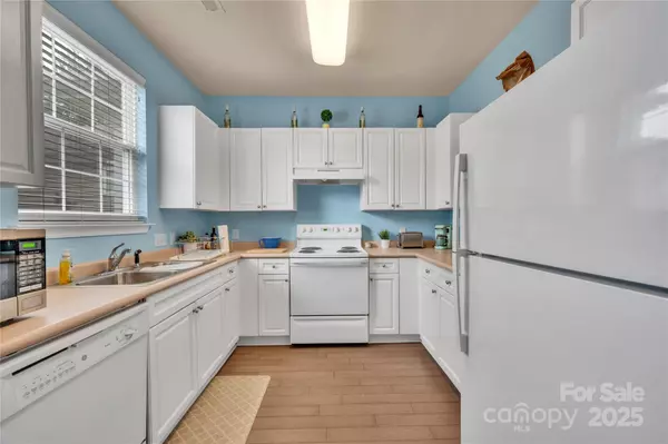 Gastonia, NC 28054,926 Claybrook CIR