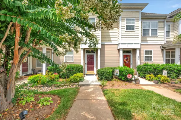 926 Claybrook CIR, Gastonia, NC 28054