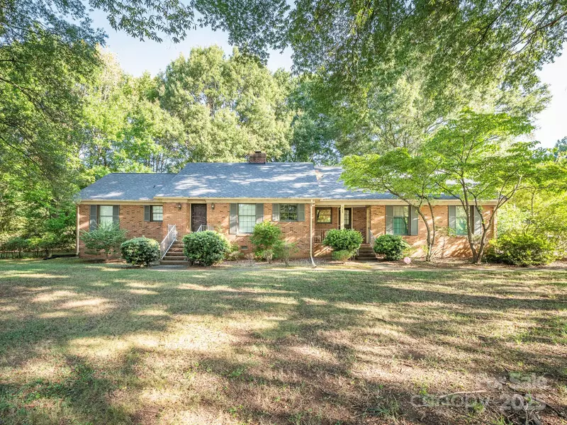 168 Coulwood DR, Charlotte, NC 28214