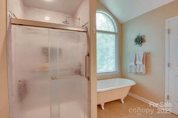 Hickory, NC 28601,3720 25th Street PL NE