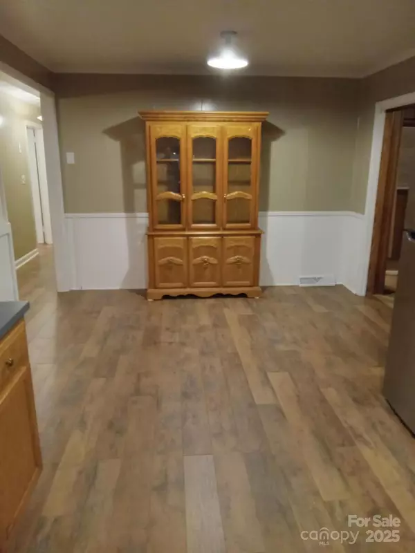 Stanley, NC 28164,415 E Poplar ST