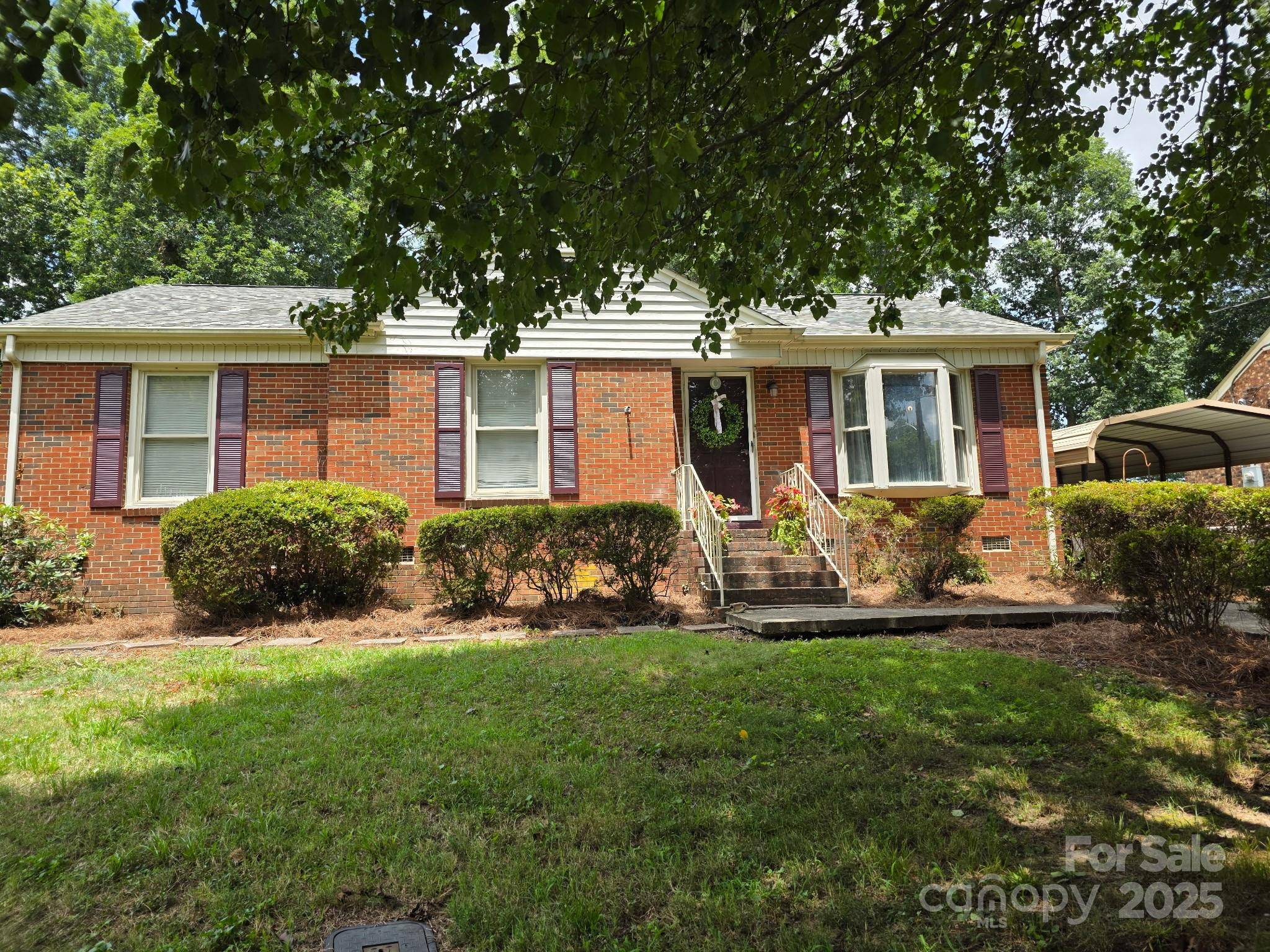 415 E Poplar ST, Stanley, NC 28164