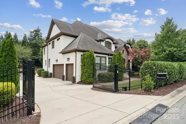 Charlotte, NC 28211,2145 Foxcroft Woods LN