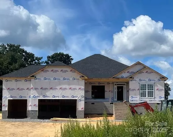 Statesville, NC 28625,140 Swan Park LN #16
