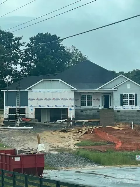 Statesville, NC 28625,140 Swan Park LN #16