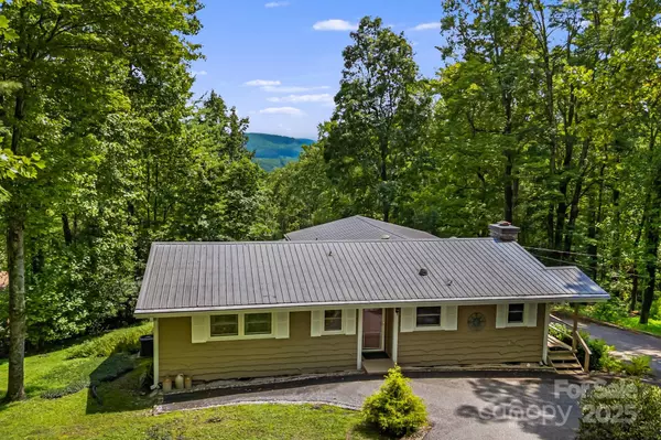Spruce Pine, NC 28777,20 Ridgeview RD