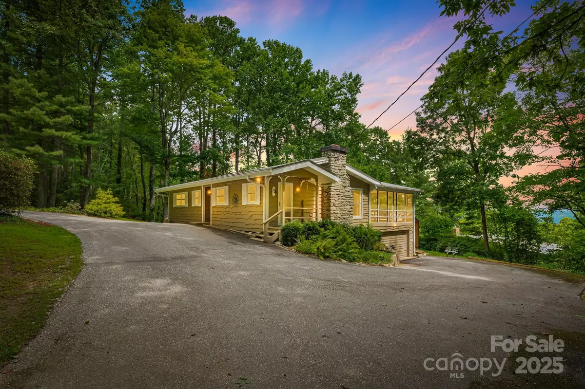 Spruce Pine, NC 28777,20 Ridgeview RD