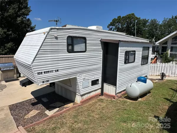 New London, NC 28127,104 Robin LN