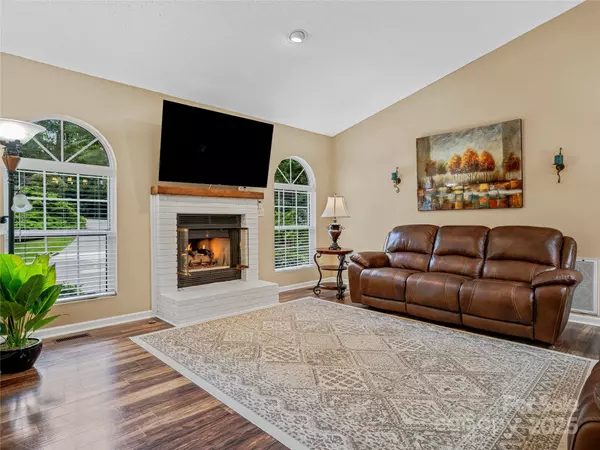Hendersonville, NC 28739,547 Hunters Glen LN