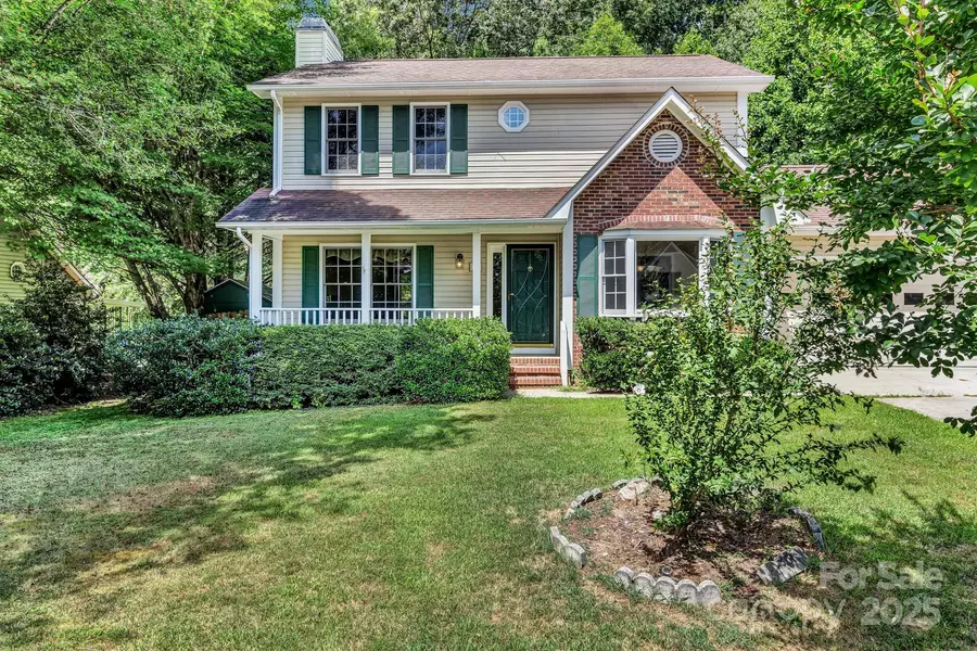 18 Southchase DR, Fletcher, NC 28732