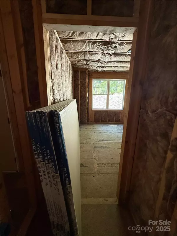 Flat Rock, NC 28731,634 Hollybrook DR