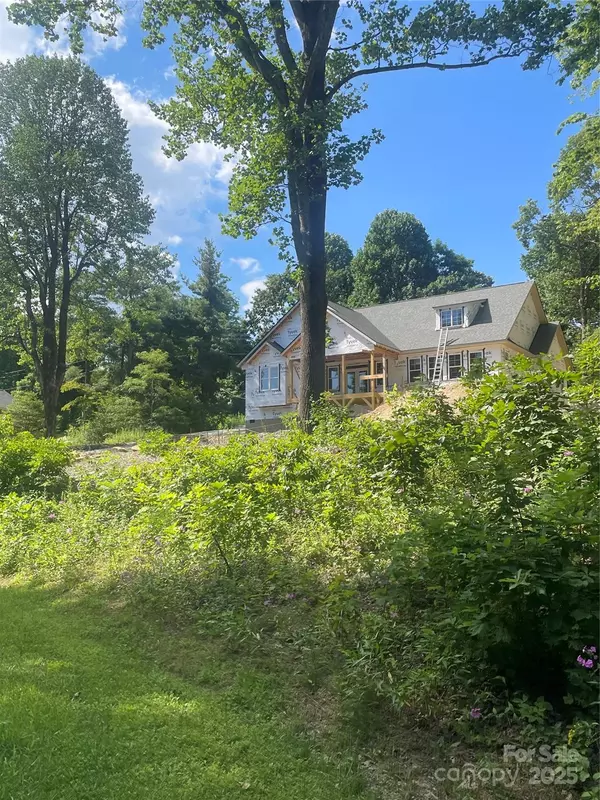 Flat Rock, NC 28731,634 Hollybrook DR