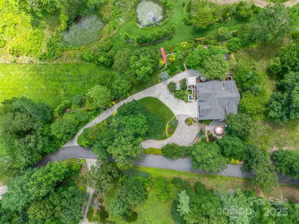 Asheville, NC 28803,212 S Plains DR