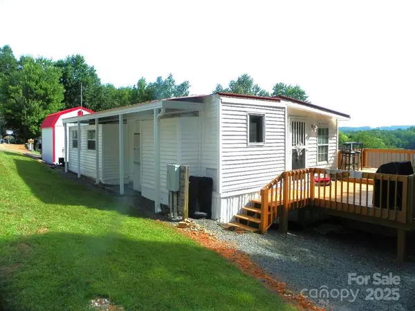 New London, NC 28127,218 Cardinal DR