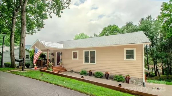 Maggie Valley, NC 28751,118 Rolling LN