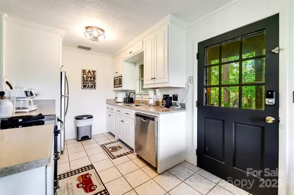 Robbinsville, NC 28771,413 Tuskeegee Acres RD