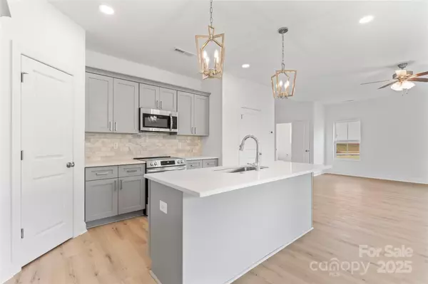 Kannapolis, NC 28081,1560 Solitude CT #11