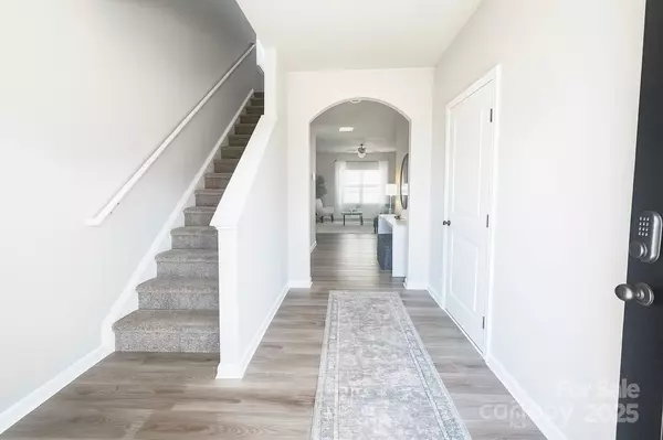 Charlotte, NC 28215,4040 Stoneygreen LN