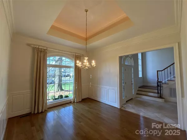 Charlotte, NC 28211,2735 Sharon RD