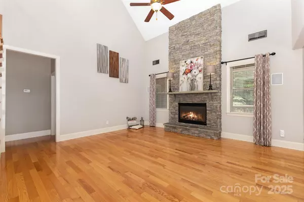 Mooresville, NC 28115,689 Presbyterian RD