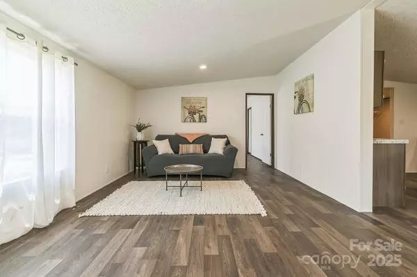 Mooresboro, NC 28114,881 Hines RD