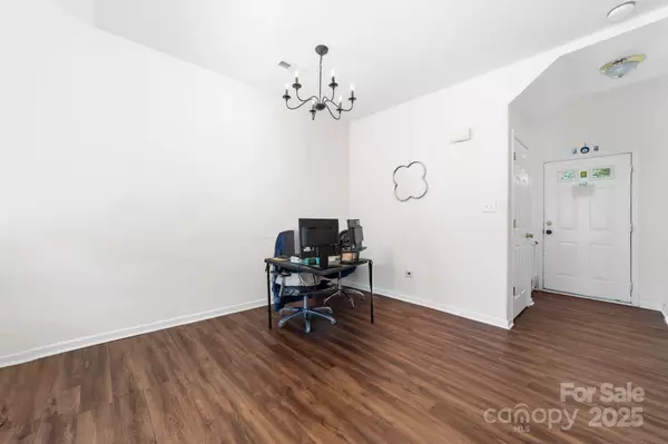 Charlotte, NC 28215,4313 Eaves LN