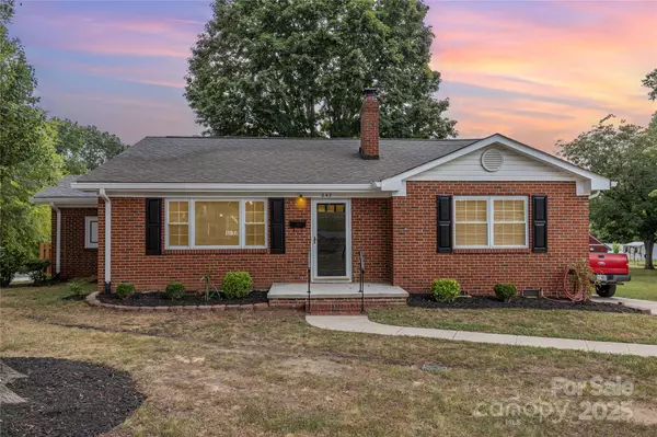242 White ST NW, Concord, NC 28027