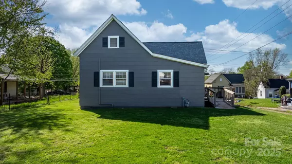 71 14th ST SE, Hickory, NC 28602