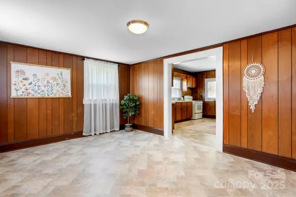 Hickory, NC 28602,71 14th ST SE