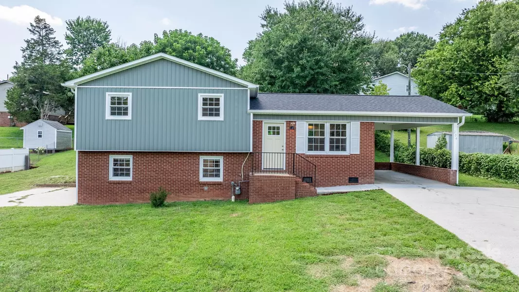 204 Shannonbrook DR, Newton, NC 28658