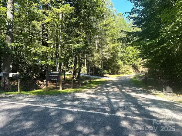Lake Lure, NC 28746,184 N Poplar DR