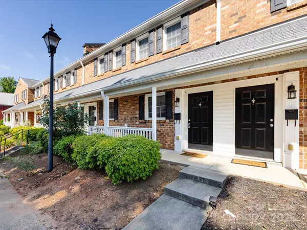 1348 Green Oaks LN #L, Charlotte, NC 28205