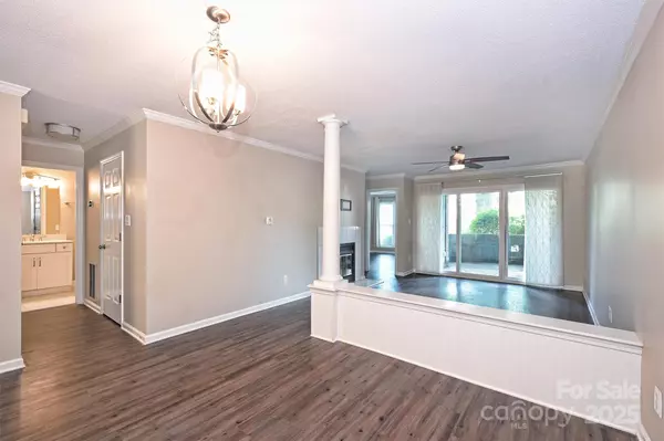 Charlotte, NC 28209,2719 Selwyn AVE #4