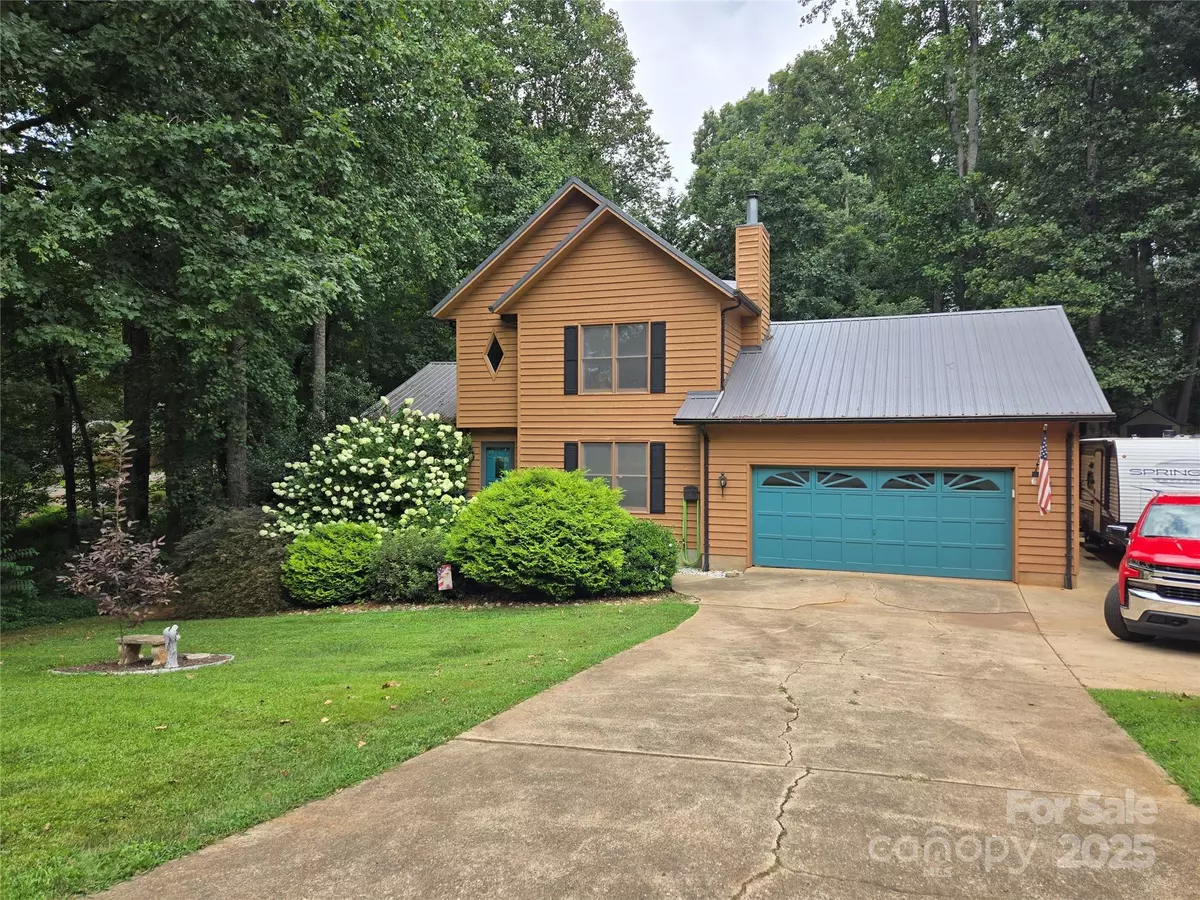 Hickory, NC 28602,1100 Hidden Creek CT