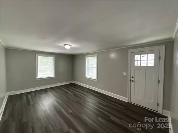 Gastonia, NC 28054,121 Patrick ST #1/2