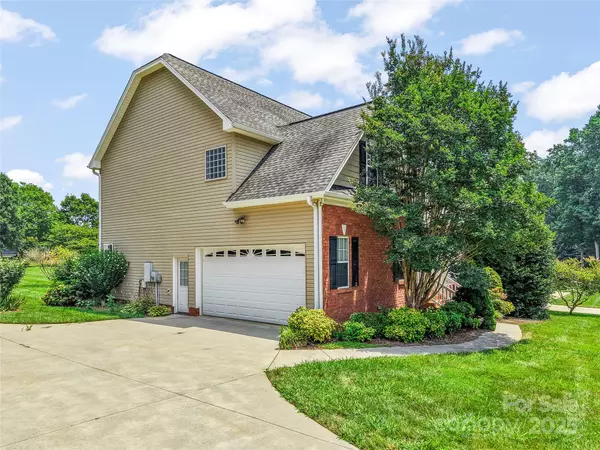 Mocksville, NC 27028,127 Arbor Hill AVE