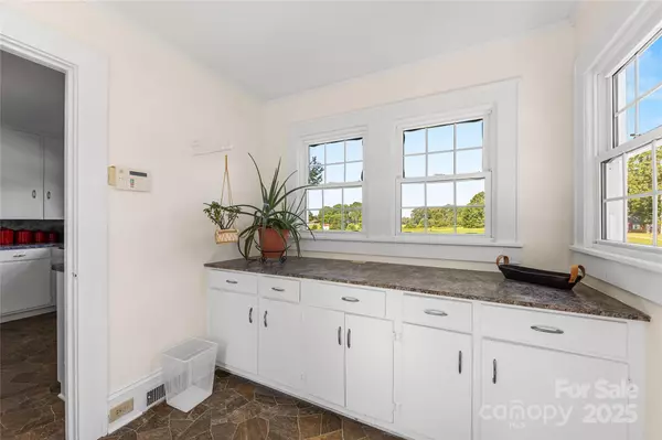 Mooresville, NC 28115,645 Deal RD