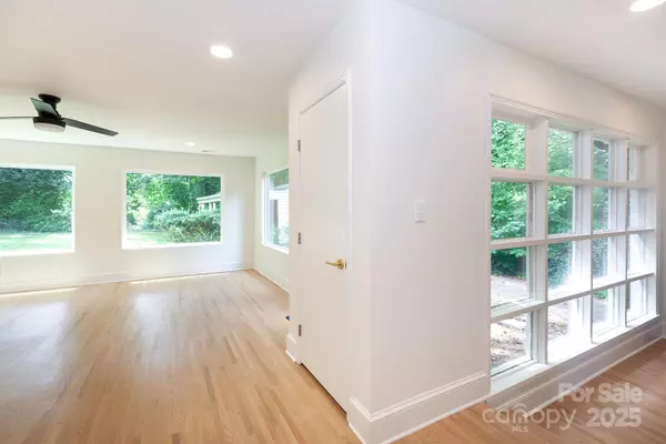 Charlotte, NC 28205,3226 June DR