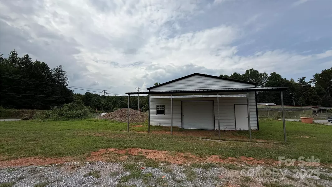 102 Deer Meadow LN, Lawndale, NC 28090